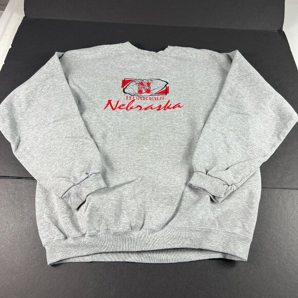 VTG Cadre Nebraska Cornhuskers Sweatshirt Fits Large Grey Embroidered Crewneck - Picture 1 of 16